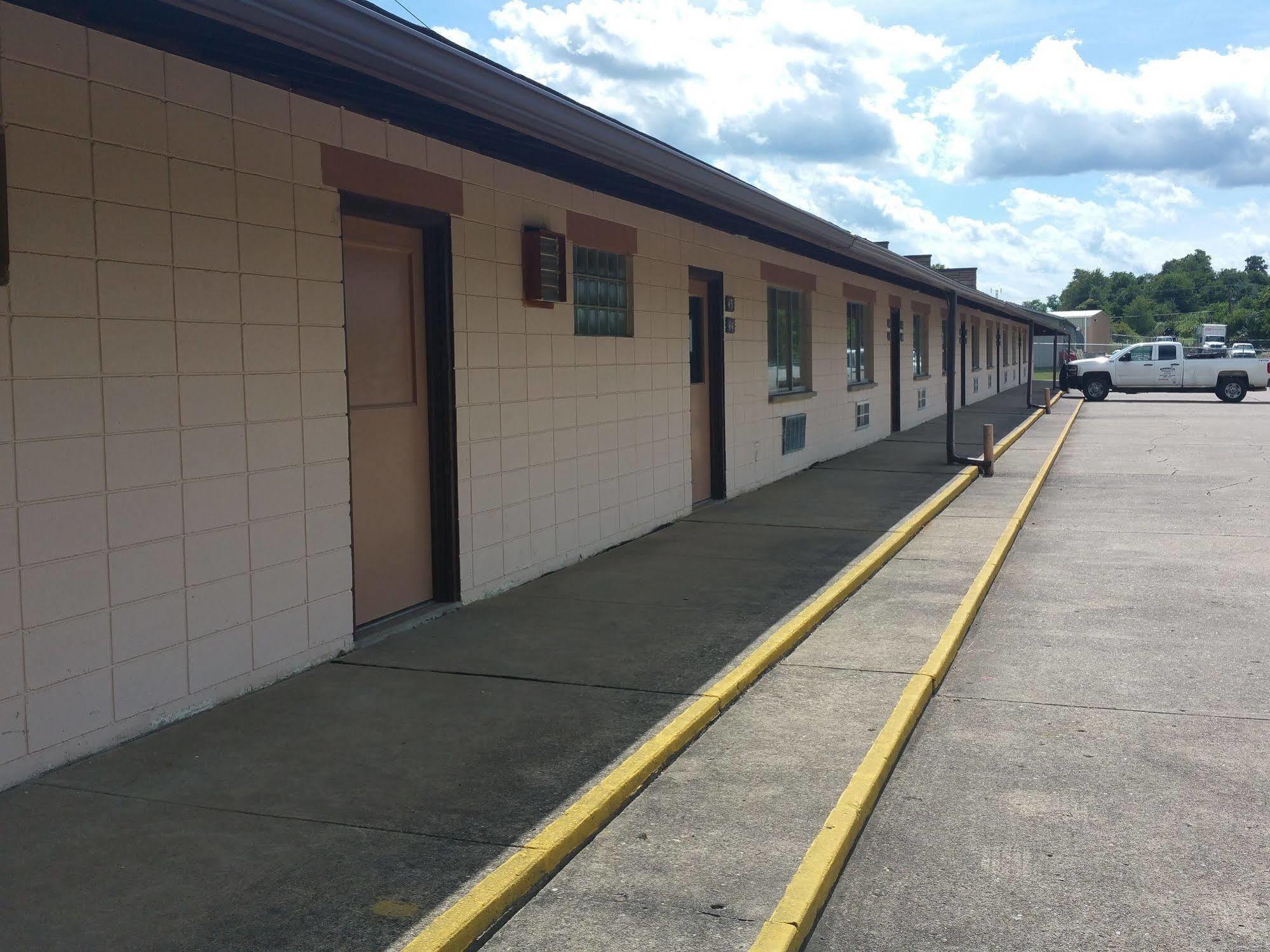 Baker'S Motel Norwich Ngoại thất bức ảnh